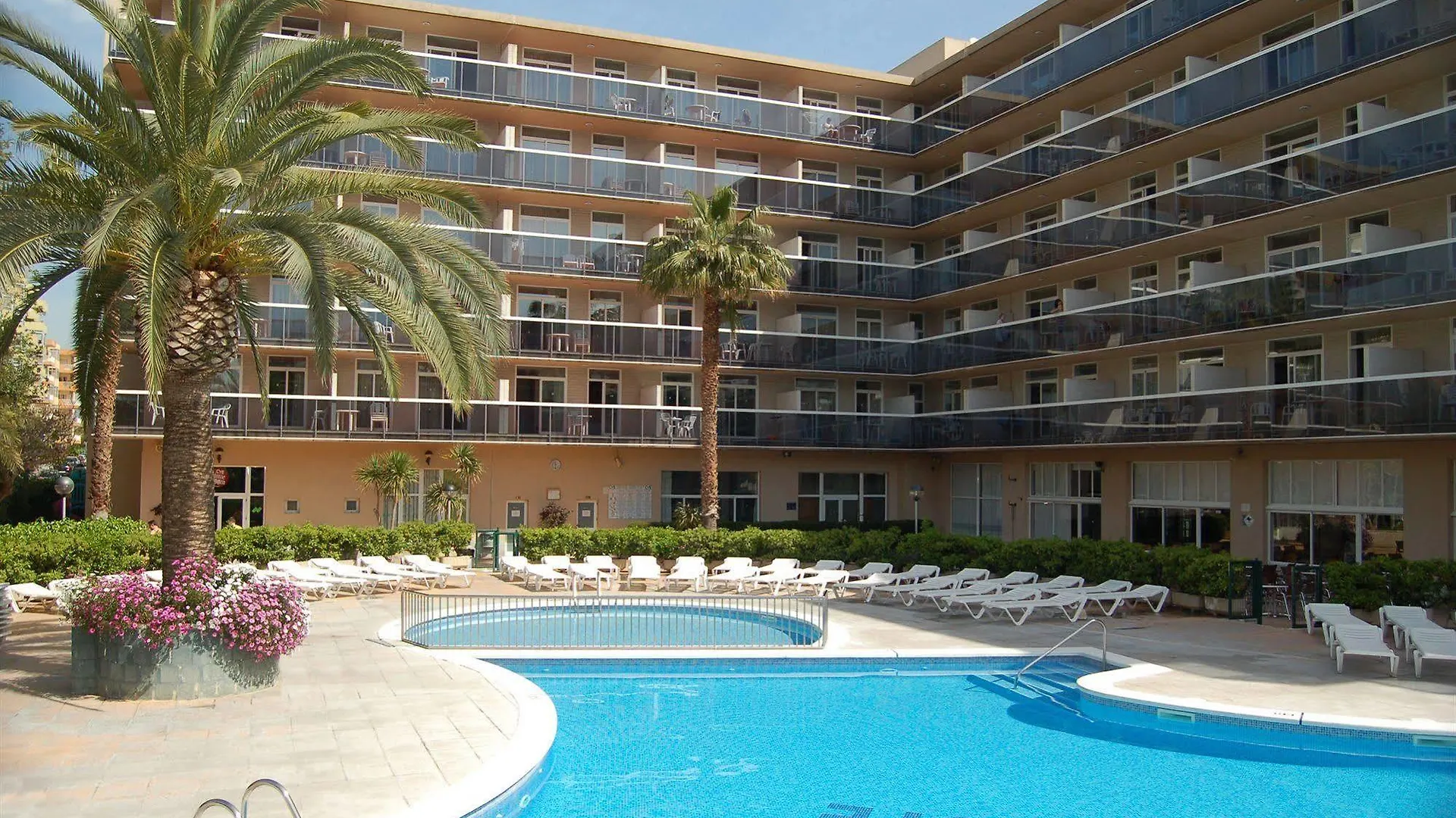 Aparthotel Cye Holiday Centre 살루